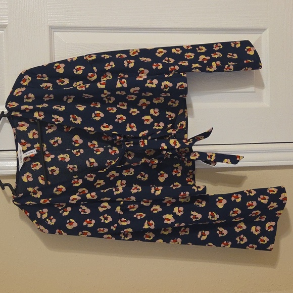 BCBGeneration Shirt Floral Blouse S Belle Sleeves - Picture 3 of 6